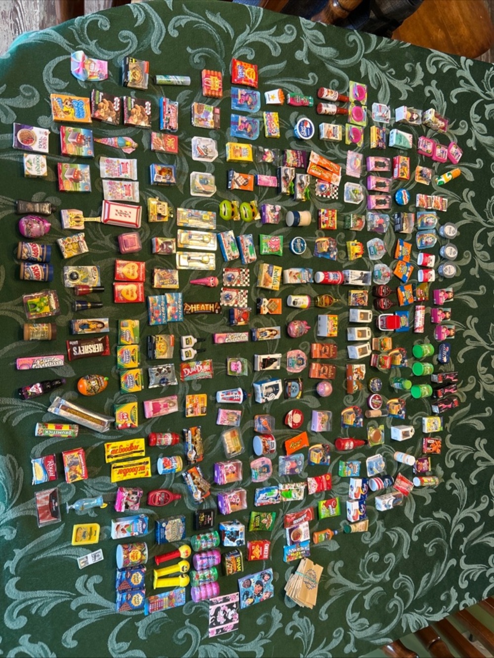 Huge Lot of 250+ Assorted Zuru mini brands food Disney toys money bags & more